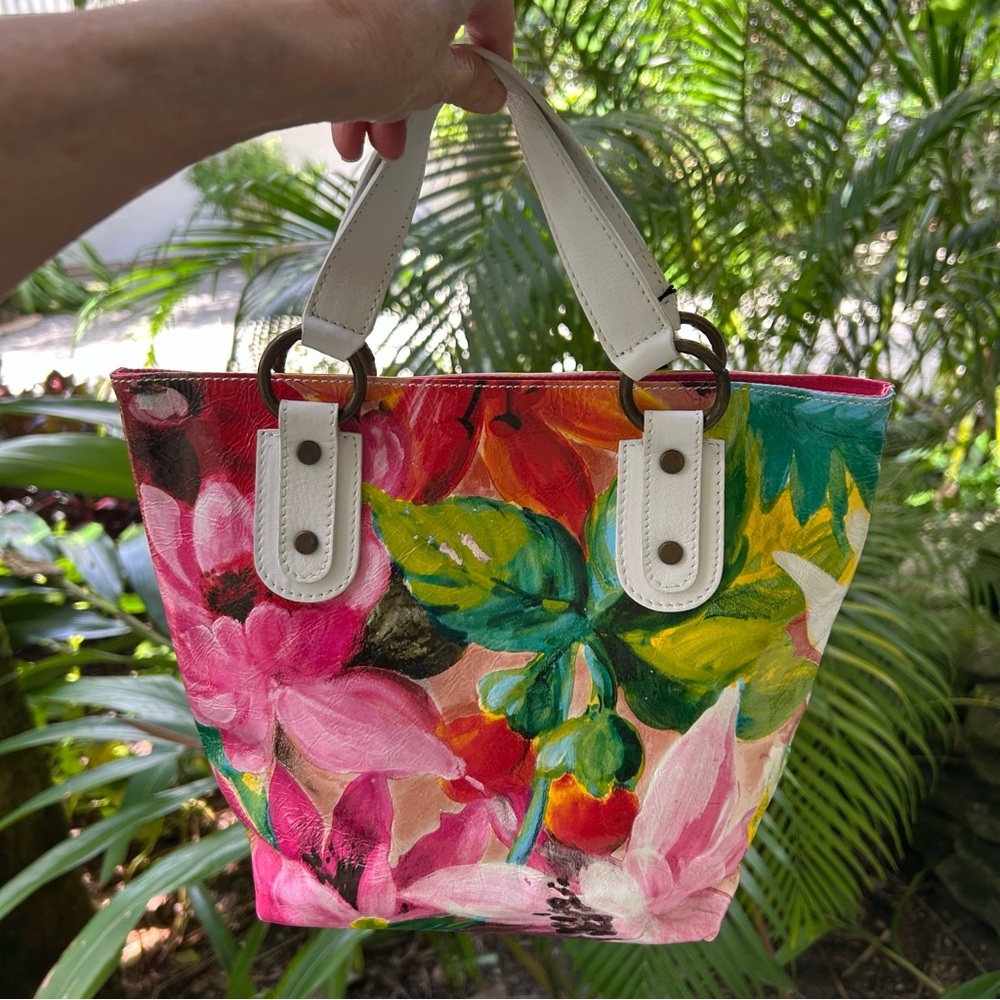 NWT MAURIZIO TAIUTI
FLORAL HANDBAG